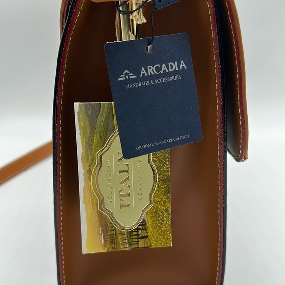 2338- Arcadia Patent Leather Crossbody Bag Made in Italy NWT - Picture 7 of 15